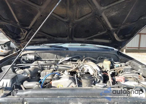 1998 Toyota Tacoma z USA, uszkodzony, nr VIN 4TAWM72N2WZ131365